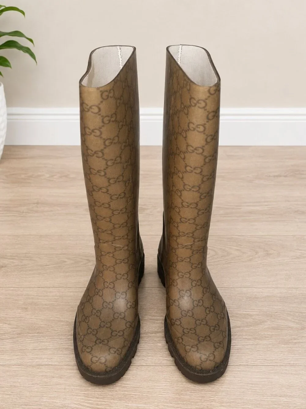 Gucci GG Guccissima Rubber Rain Boots Cocoa Brown Size 38 w/ Box & Dust Bag